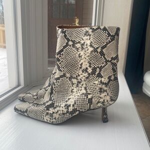 Maeve snakeprint bootie sz 40